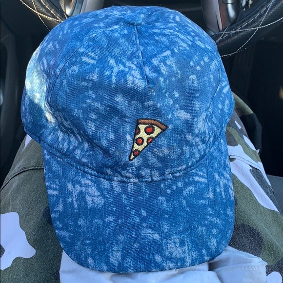 Pizza hat - Picture 1 of 3
